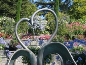 building-a-heart-1564951-1280x960